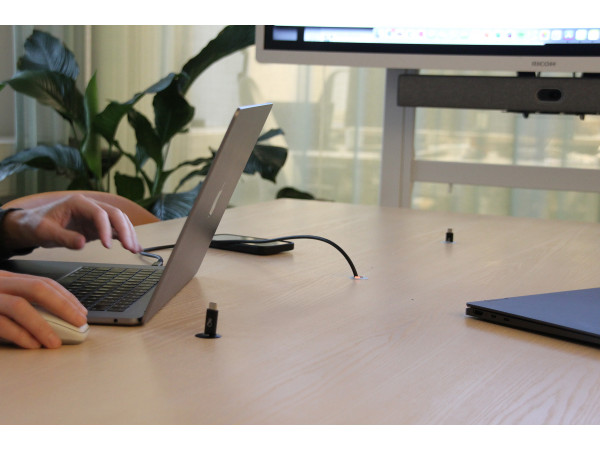 Socket, pull out, LED button, aluminium