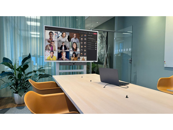 Socket, pull out, LED button, black