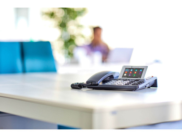 CoComm F740 4G Desktop Wireless Phone...